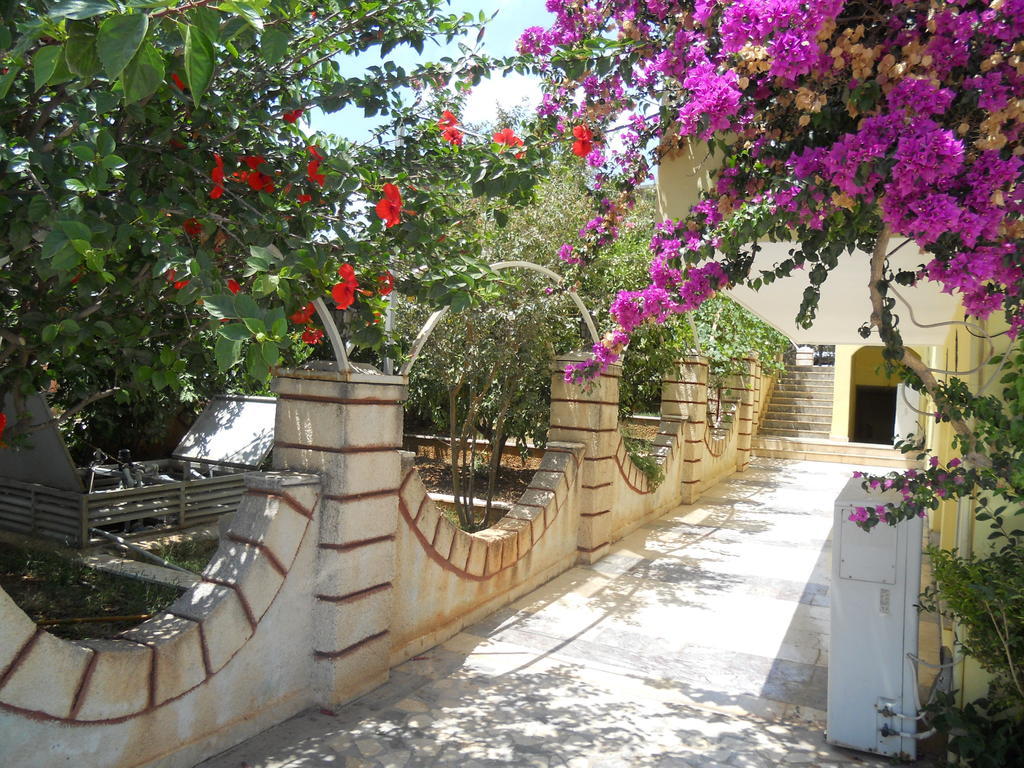 Baris Hotel Erdemli Екстериор снимка